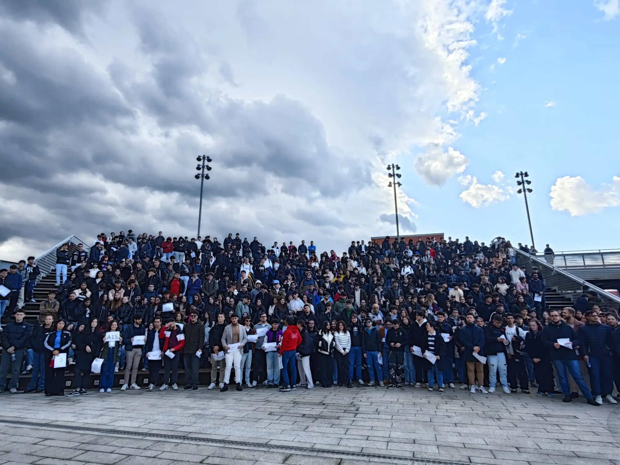 Venerdì 22 novembre circa 900 studenti provenienti da 19 scuole superiori di tutta la regione, hanno ‘invaso’ i laboratori dell’area di Ingegneria dell’Università della Calabria.